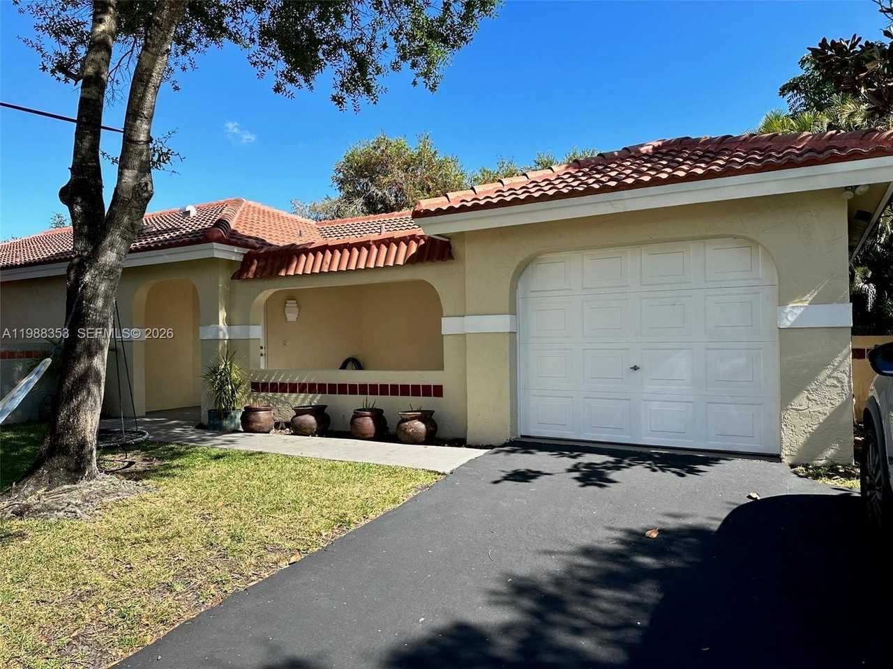 1367 Seagrape Cir #1367 - Photo 2 of 18