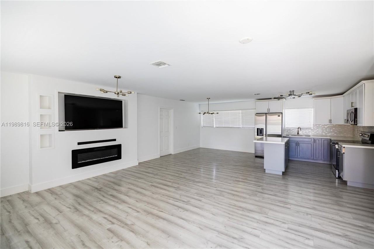 2455 Wiley Ct - Photo 4 of 37