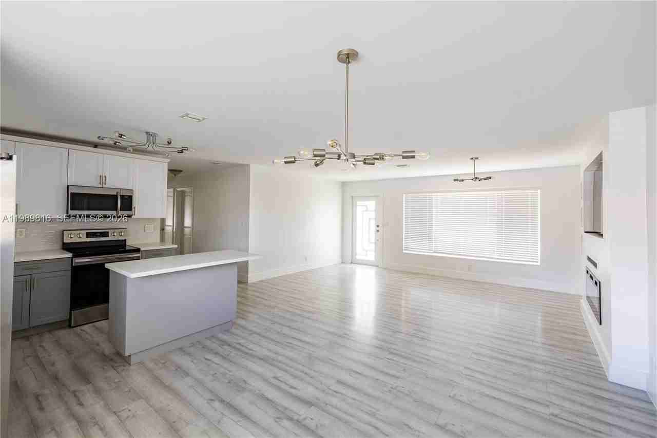 2455 Wiley Ct - Photo 7 of 37