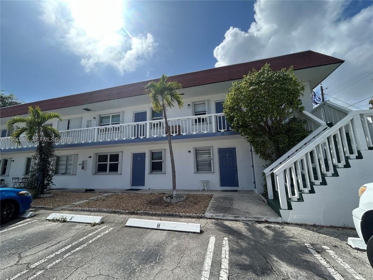 609 Ne 6th Ct #D - Photo 2 of 17