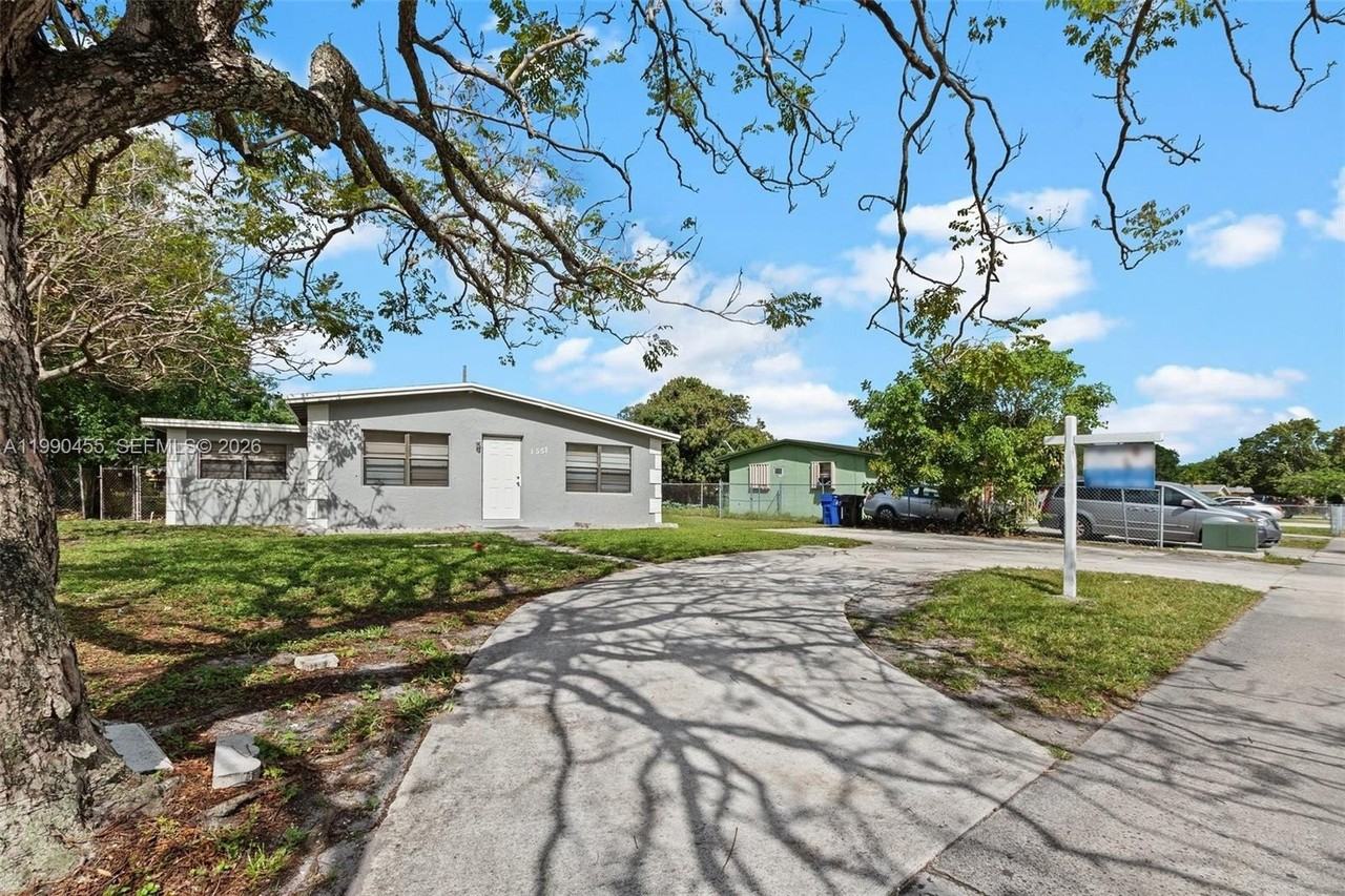 1557 Nw 15th Ave #0 - Photo 3 of 25