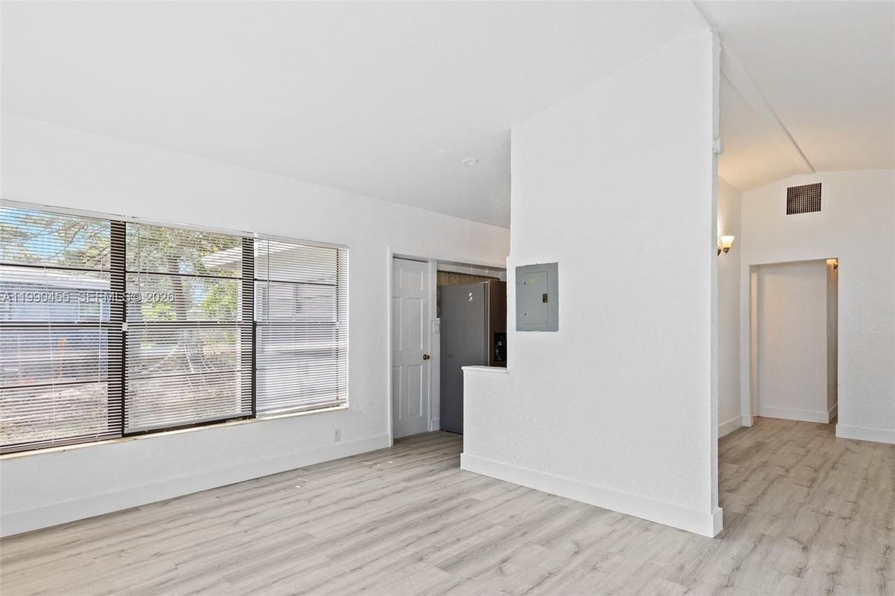 1557 Nw 15th Ave #0 - Photo 4 of 25