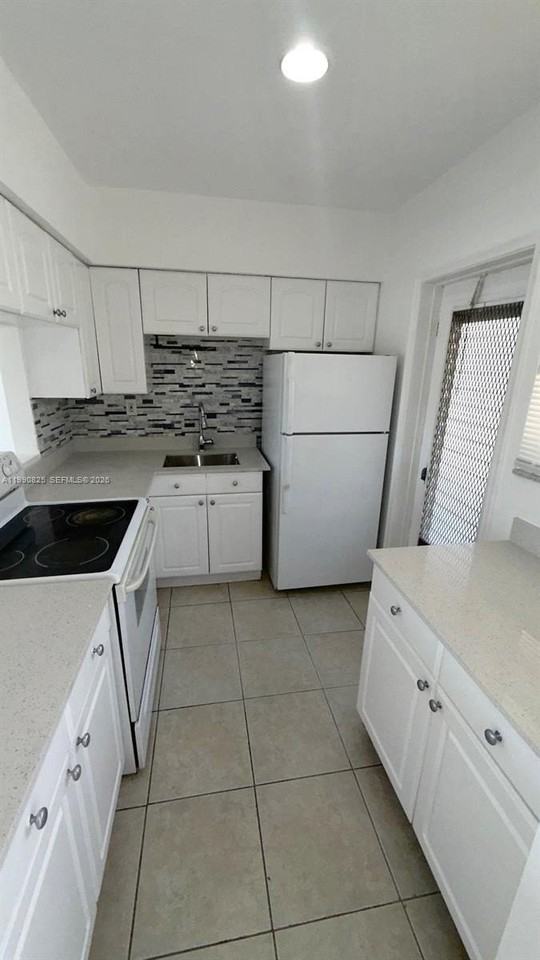 2800 Ne 203rd St #17 - Photo 3 of 13