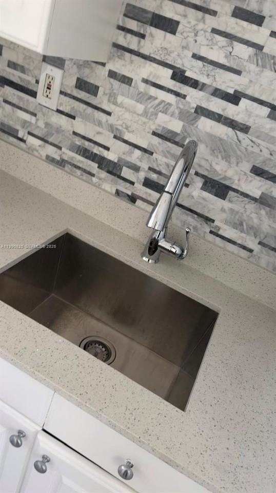 2800 Ne 203rd St #17 - Photo 5 of 13