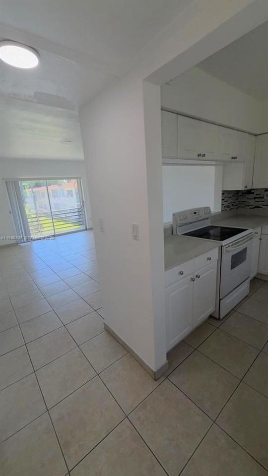 2800 Ne 203rd St #17 - Photo 6 of 13