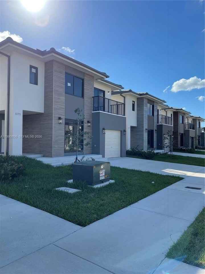 238 Nw 11th Ct - Photo 2 of 20