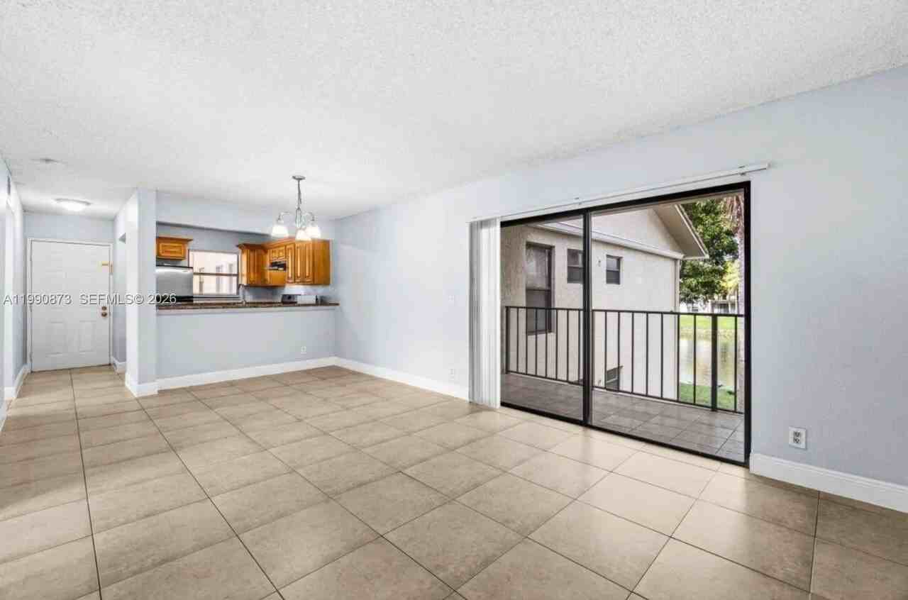 1495 Lake Crystal Dr #H - Photo 6 of 29