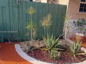 6117 Sw 31st St #B - Photo 1 of 1