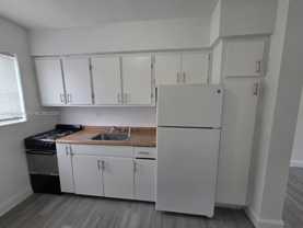 1628 Sw 7th St #6 - Photo 1 of 1