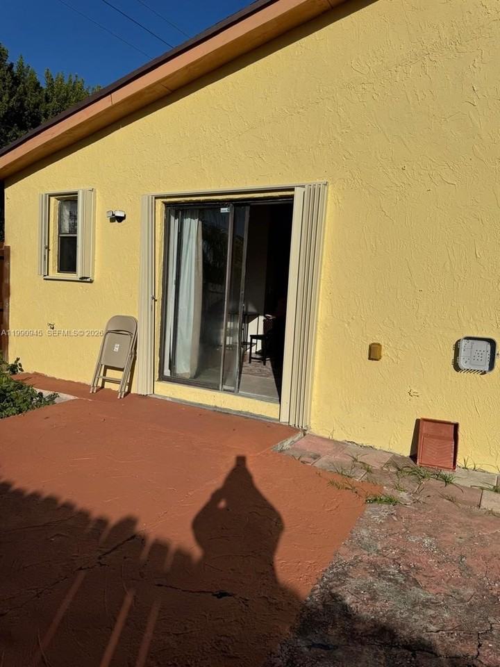 28002 Sw 140th Ct - Photo 2 of 12