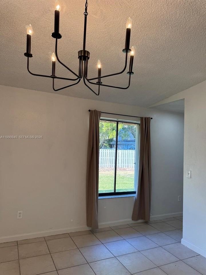 28002 Sw 140th Ct - Photo 6 of 12