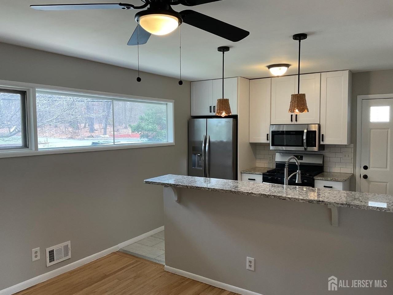 3092 Bordentown Ave - Photo 2 of 13