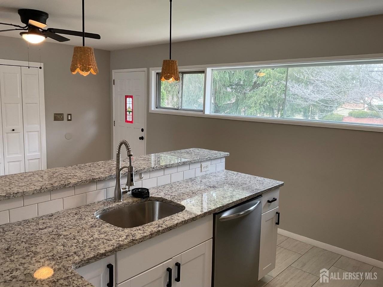 3092 Bordentown Ave - Photo 4 of 13