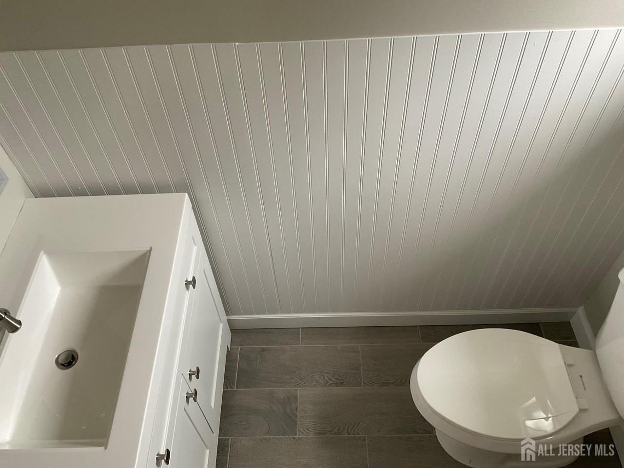 3092 Bordentown Ave - Photo 6 of 13