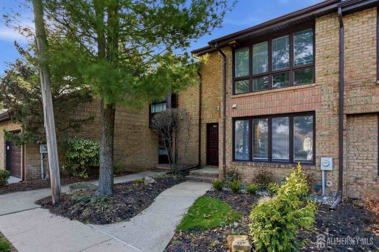 172 Nathan Dr - Photo 2 of 27