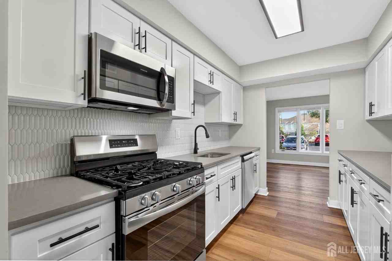 172 Nathan Dr - Photo 7 of 27