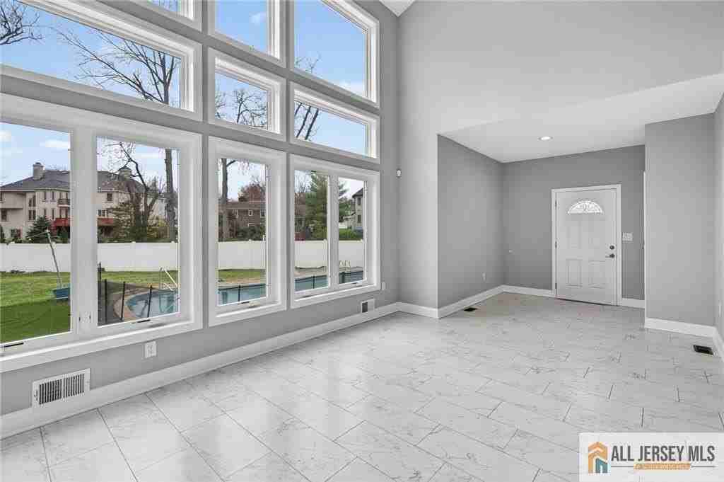 19 Utica Rd - Photo 3 of 25