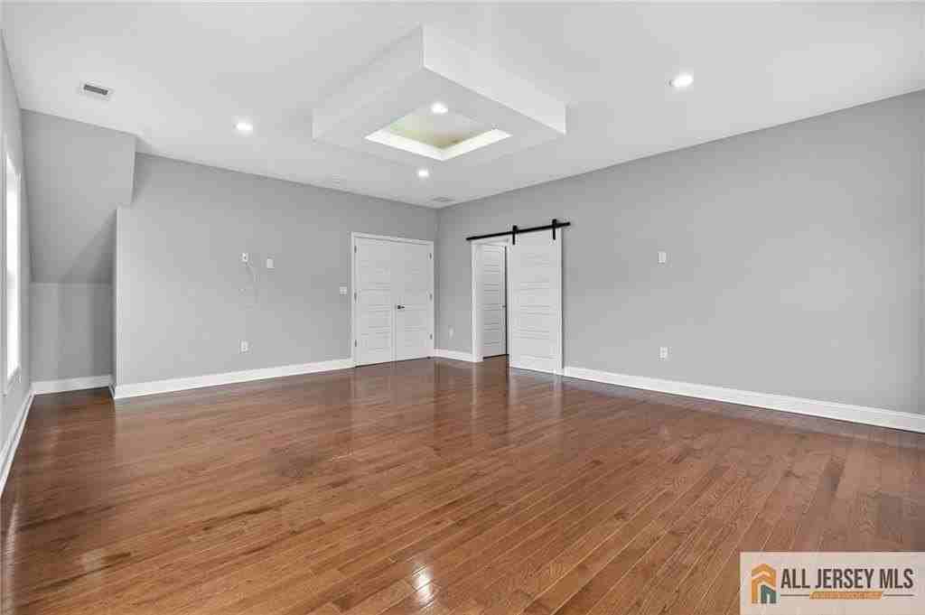 19 Utica Rd - Photo 7 of 25