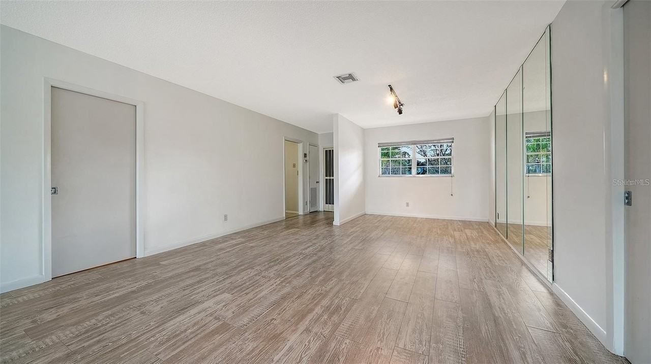 7880 Palm Aire Ln #203 - Photo 4 of 27