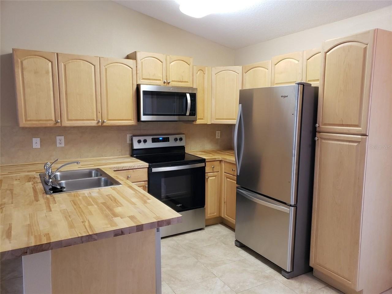 32 ZOELLER CT COURT #B - Photo 5 of 14