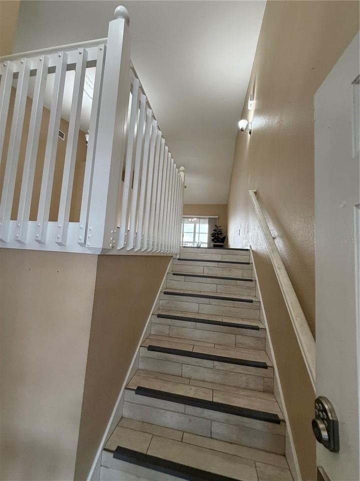 315 Eagle Ridge Dr - Photo 4 of 29