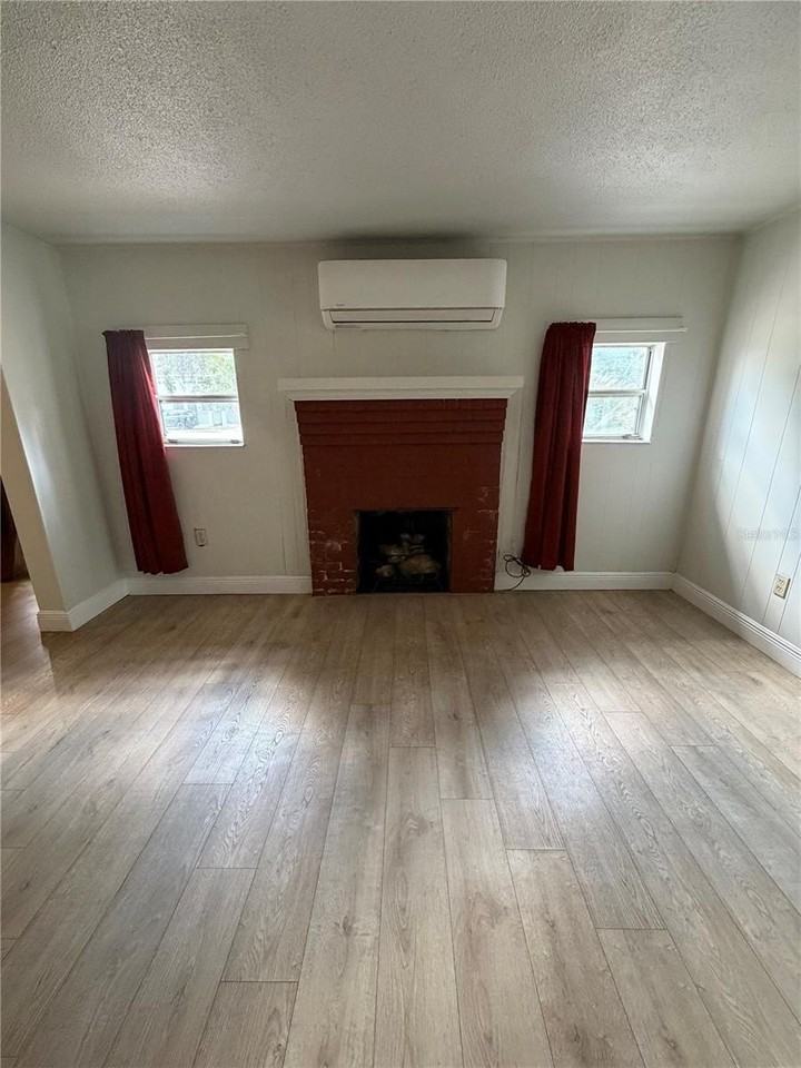 443 Mcfall Ave - Photo 7 of 29