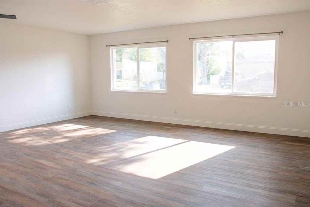 6813 S Himes Ave - Photo 2 of 18