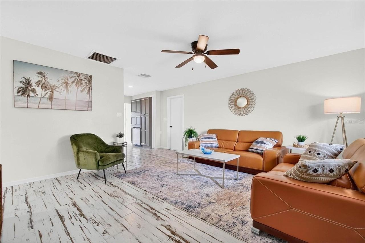 14198 89th Ave - Photo 4 of 32