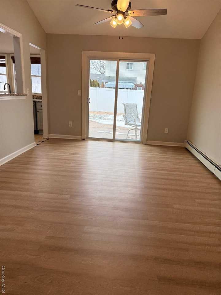 549 Blue Point Rd - Photo 4 of 12