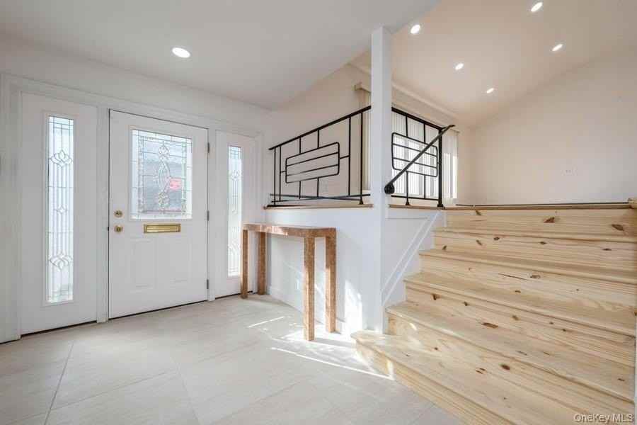 482 Harbor Dr - Photo 3 of 34