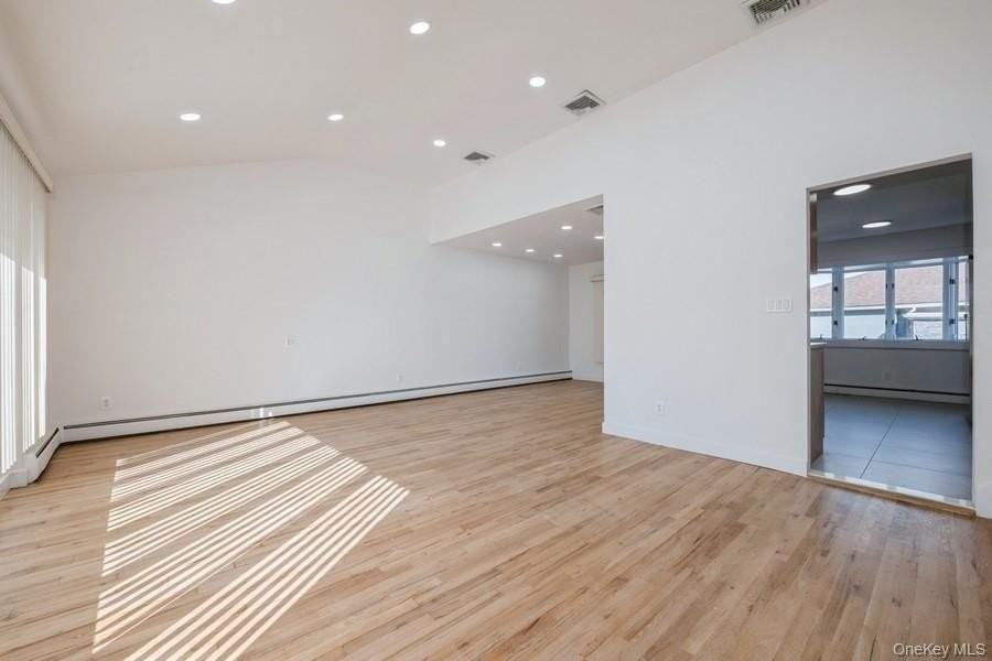 482 Harbor Dr - Photo 6 of 34