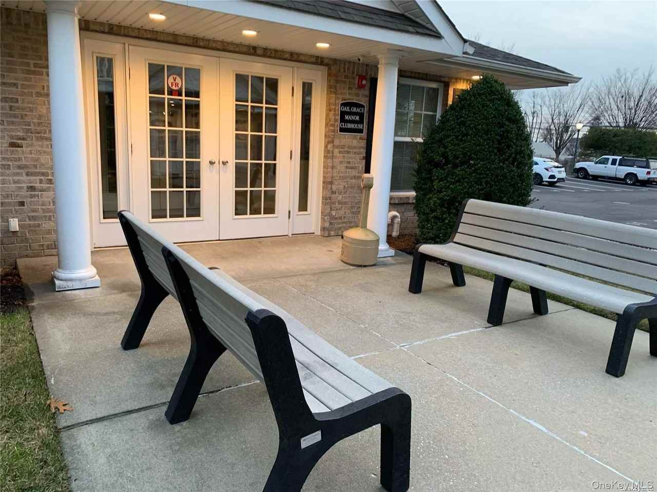 594 W Montauk Hwy - Photo 3 of 11