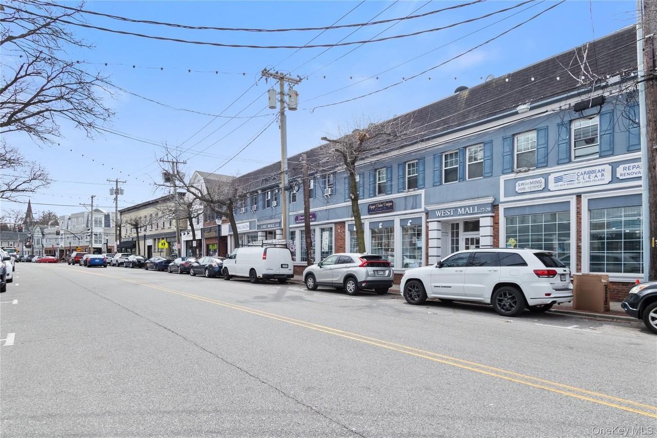 21-29 Audrey Ave Unit D - Photo 7 of 7