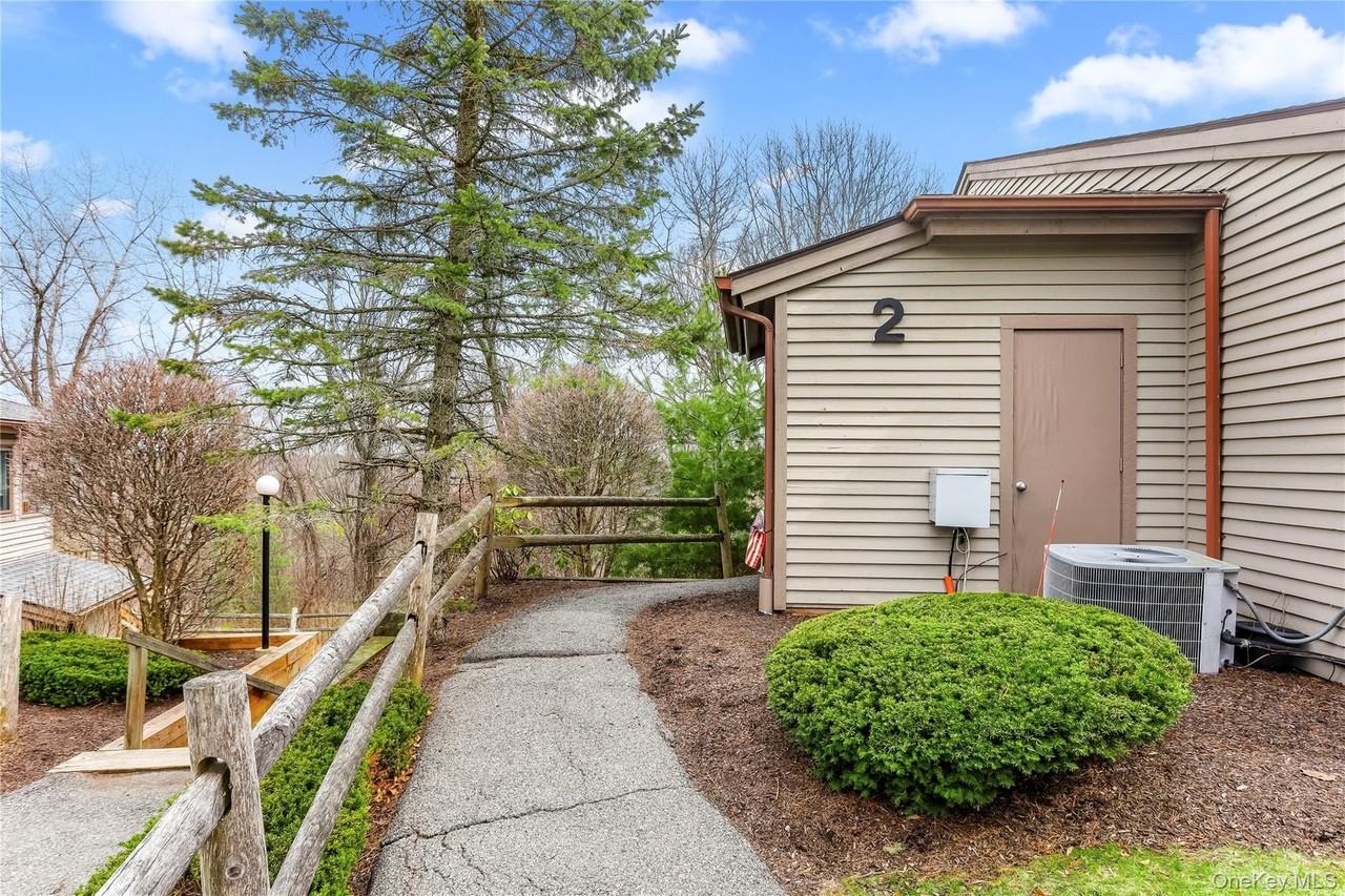 21 Scenic Vw - Photo 2 of 27