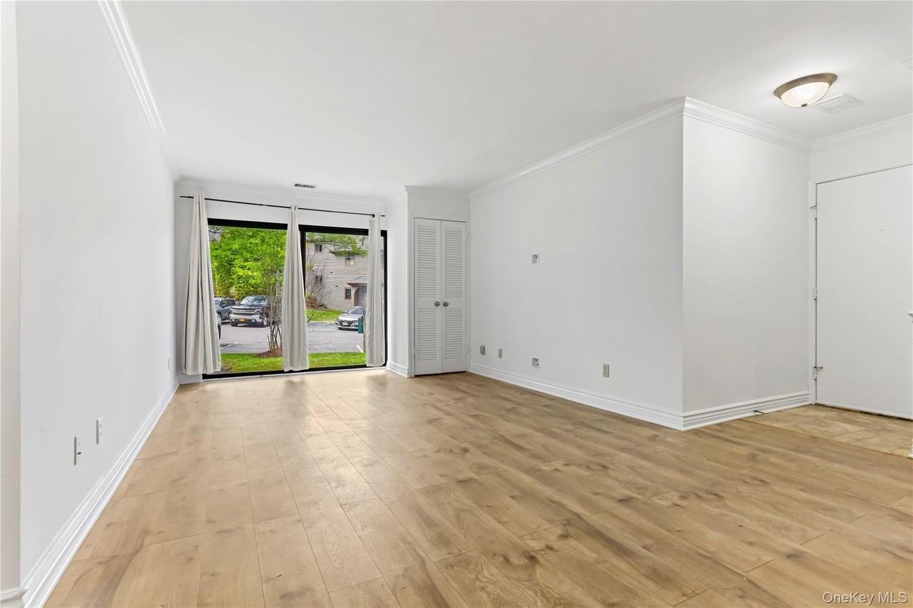 21 Scenic Vw - Photo 5 of 27