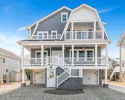 featured image of 916 Ocean Avenue unit: Weekly Price