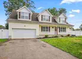 featured image of 18 4th Ave