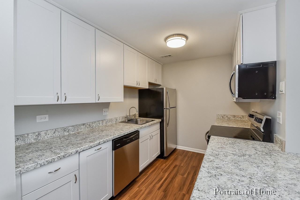 1462 Stonebridge Cir Apt F4 - Photo 6 of 12