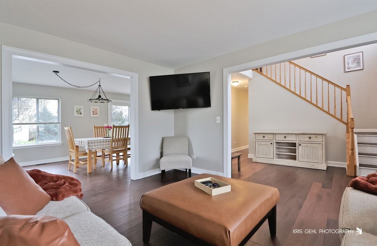 2764 Olympic Ct - Photo 4 of 32