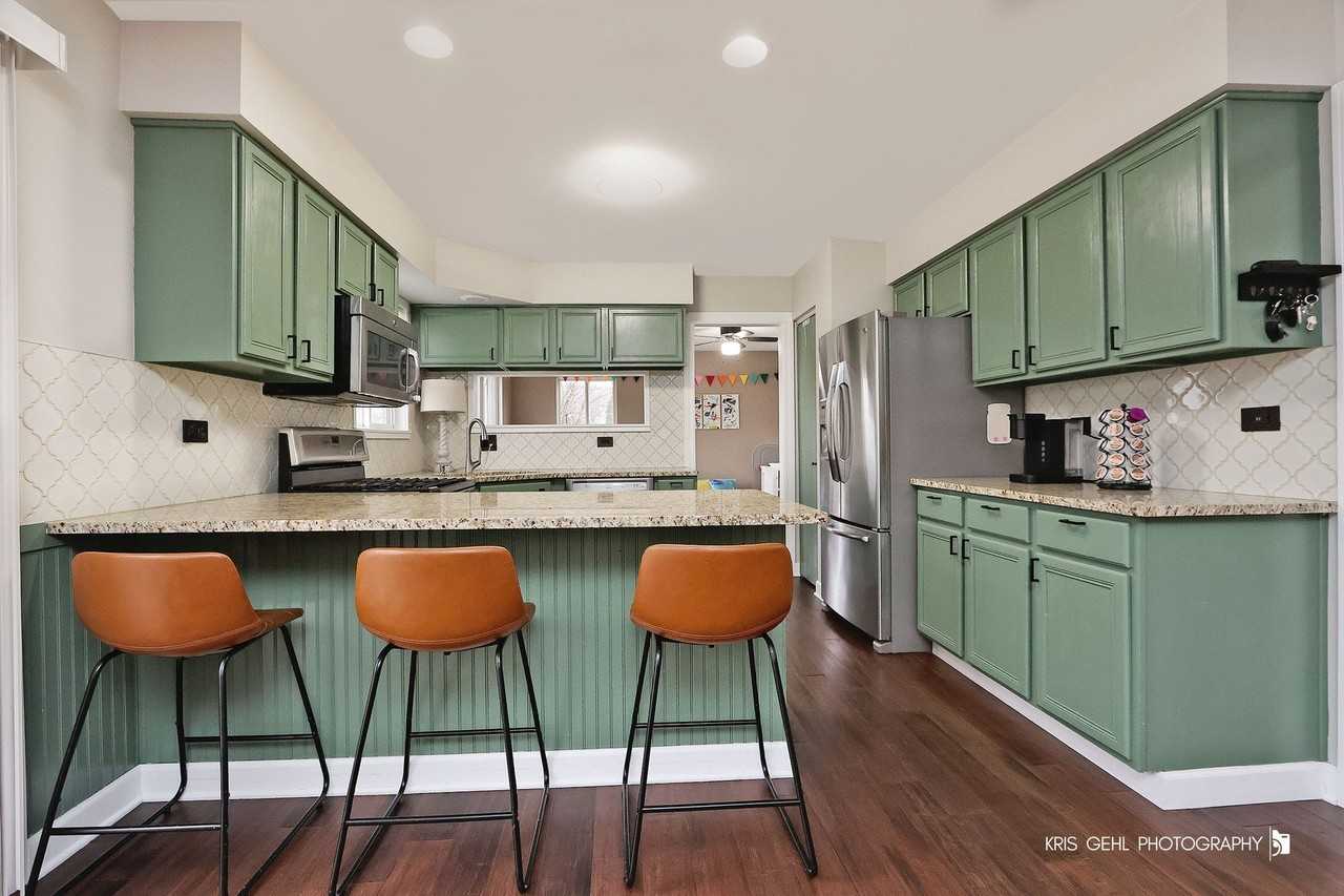 2764 Olympic Ct - Photo 7 of 32