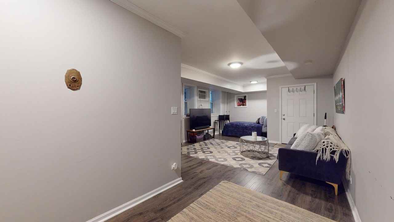 21 E DIVISION Street unit: Gdn - Photo 3 of 8