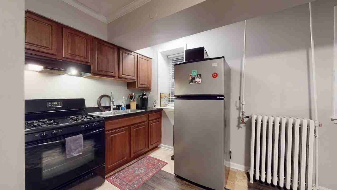 21 E DIVISION Street unit: Gdn - Photo 5 of 8