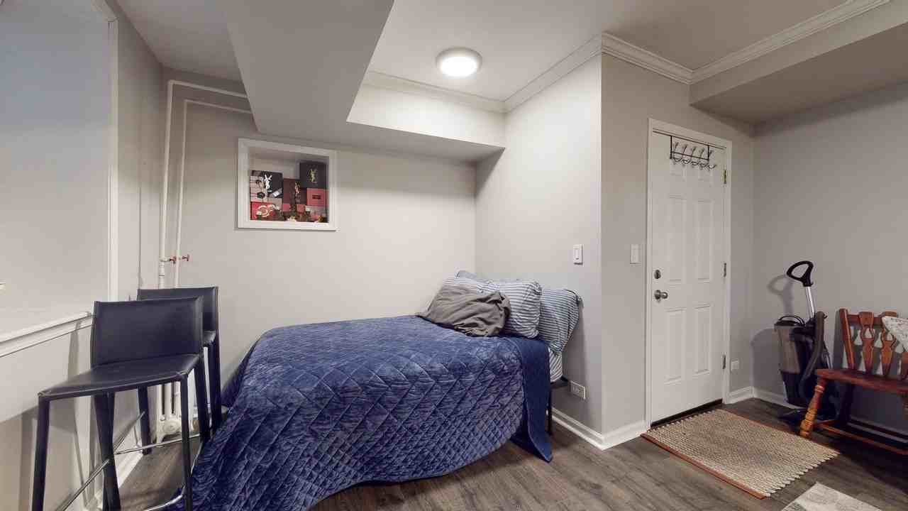 21 E DIVISION Street unit: Gdn - Photo 7 of 8