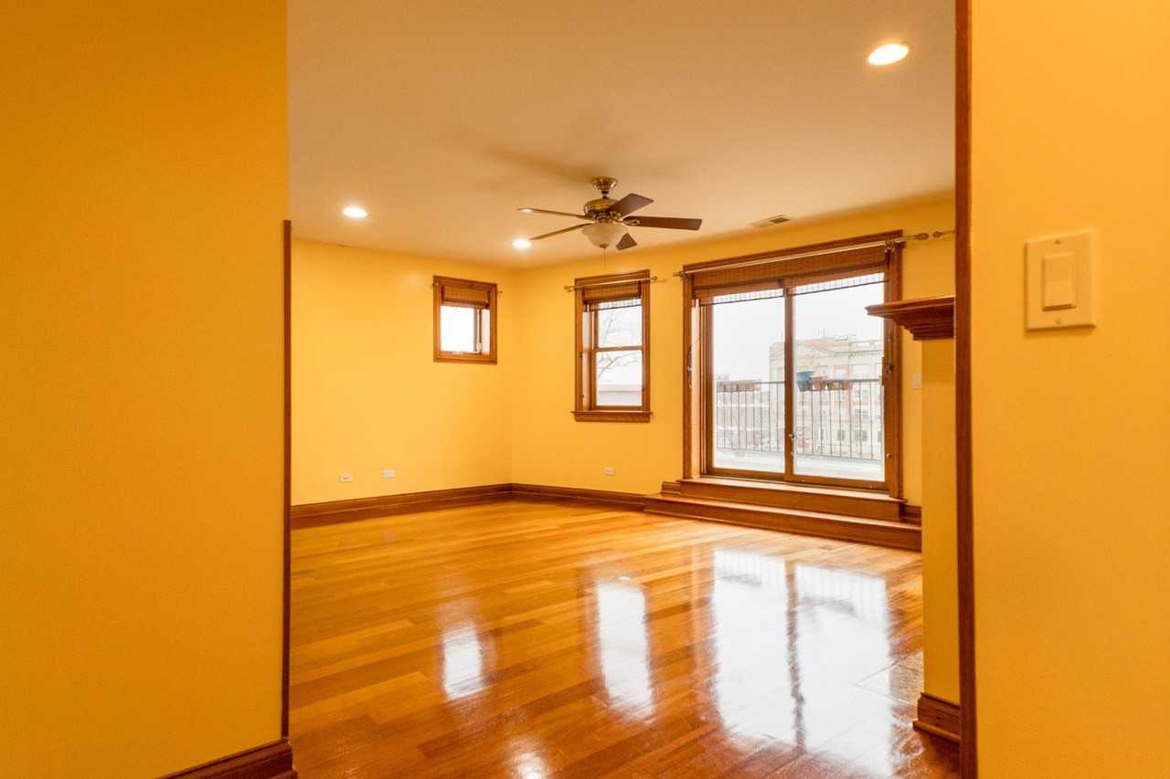 301 S Leavitt St Apt 4s - Photo 2 of 15