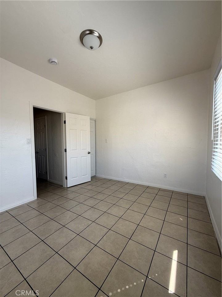 2012 E 7th St #A - Photo 5 of 16