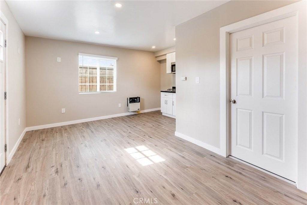 12008 Roscoe Blvd - Photo 6 of 14