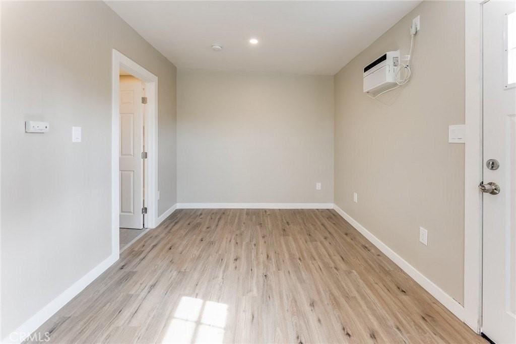 12008 Roscoe Blvd - Photo 7 of 14