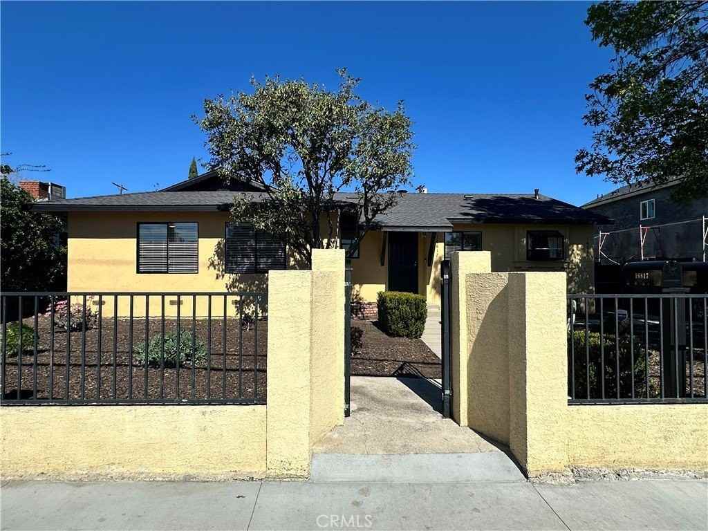 16817 San Fernando Mission Blvd - Photo 2 of 39