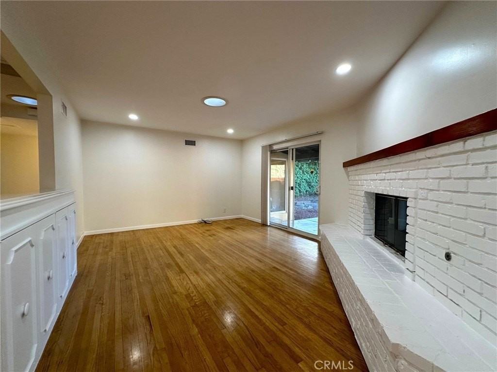 16817 San Fernando Mission Blvd - Photo 5 of 39