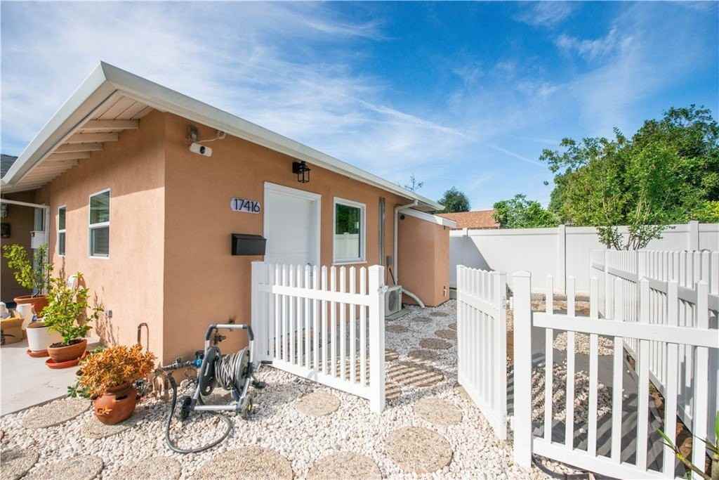 17416 Los Alimos St - Photo 2 of 15